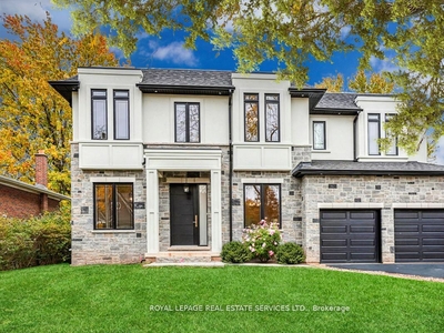 2044 Seabrook Dr Oakville, ON L6L 2T7