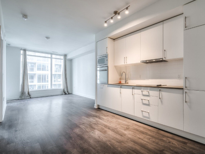 Beautiful 2-Bdrm Condo at Bathurst and Front