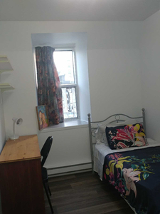 Fully furnished room/chambre meublée/Berri Uqm