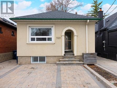 House For Sale In Lambton, Toronto, Ontario