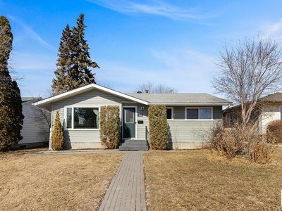 House For Sale In Ottewell, Edmonton, Alberta