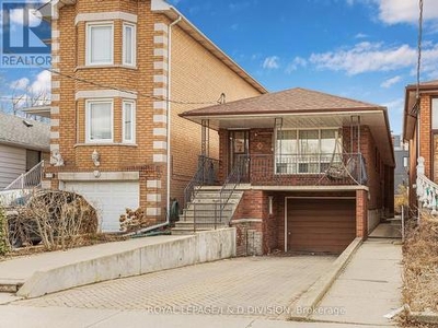 House For Sale In Silverthorn, Toronto, Ontario