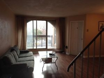 May 1, 2024 Near UTSC, One Spacious bedroom,Condo Townhouse