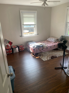 ROOM AVAILABLE FOR RENT IN NORTH YORK: GIRLS ONLY