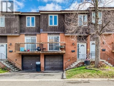 Townhouse For Sale In Applewood, Mississauga, Ontario