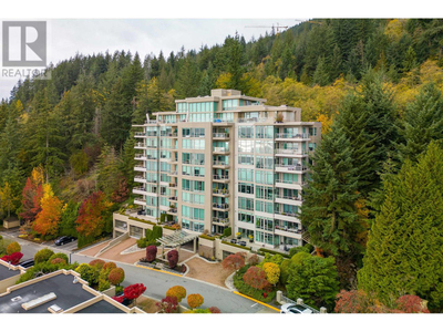 802 3131 DEER RIDGE DRIVE West Vancouver, British Columbia