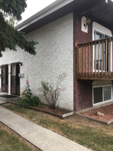 Edmonton Townhouse For Rent | Dickensfield | Newly renovated 2 bedroom townhouse