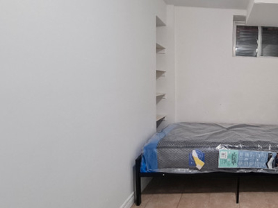 Female room share in basement. Rent a bed-Mississauga