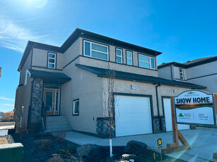 SIDE BY SIDE SHOWHOME ON THE LAKE WITH WALKOUT $499900