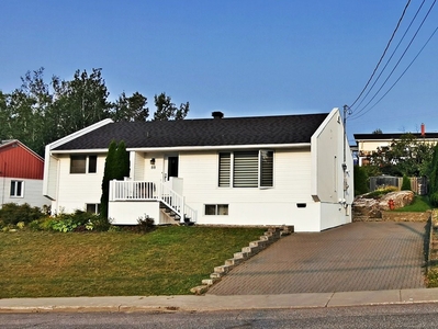 House for sale, 88 Av. Le Gardeur, Baie-Comeau, QC G4Z1E6, CA, in Baie-Comeau, Canada