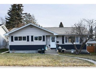 House For Sale In Collingwood, Calgary, Alberta