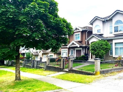 5323 Dumfries Street Vancouver, BC V5P 3A3