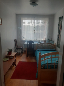 Beautiful room for rent in a quiet upper duplex - 690 $- à louer
