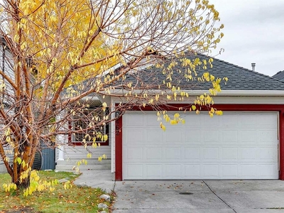 Calgary House For Rent | Millrise | COZY 3 BEDROOM 2BATH BUNGALOW HOUSE