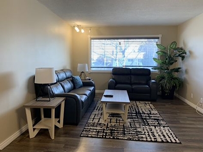 Calgary Main Floor For Rent | North Haven | 3-BD Home w AC incl