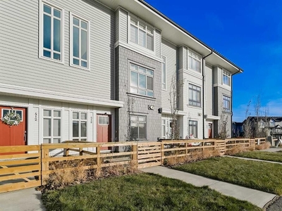 Calgary Pet Friendly Townhouse For Rent | Belmont | Brand new 3 bedroom townhouse