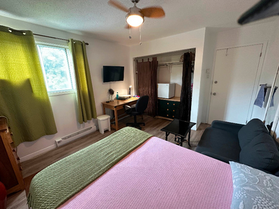 Chambre pour étudiante UQO / Bedroom for Female student
