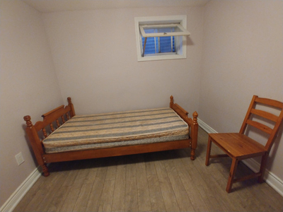 Furnished Room, All utilities included, WIFI inc.SQUARE ONE