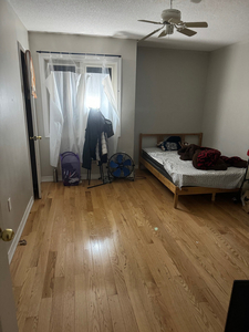 Room for rent in sharing