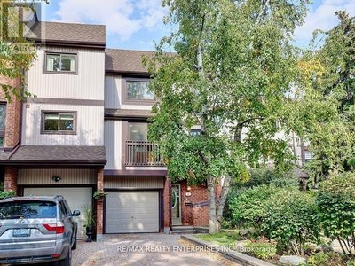Townhouse For Sale In Clarkson Village, Mississauga, Ontario