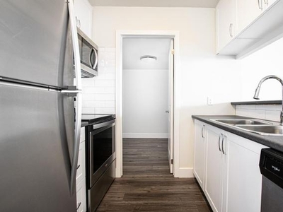 1 Bedroom Apartment Unit Ottawa ON For Rent At 1944