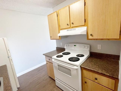 2 Bedroom Apartment Unit Fort McMurray AB For Rent At 1210