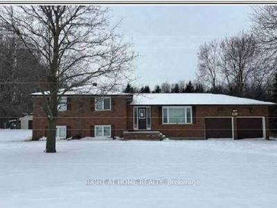 House for sale, 5006 Yonge St, in Innisfil, Canada