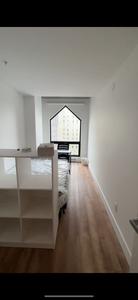 1 min walk from guy-concordia station room for rent