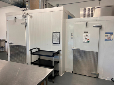 1600 ft² Commercial Kitchen with Walk-ins and 3 Phase Electrical
