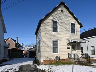 4brm - Downtown Brockville - April 1st Move In