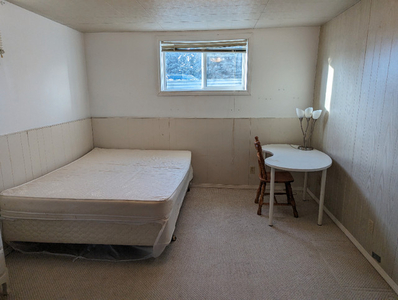 A large bedroom for rent_female only_ walk to Uni. of Lethbridge