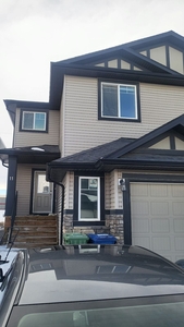 Airdrie Pet Friendly Duplex For Rent | MAIN FLOOR ONLY - SPACIOUS