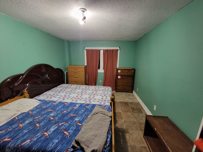 Boys Only Room Rent private washroom Gateway Terminal Sheridan