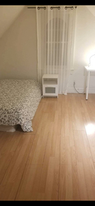 Downtown house bedroom available