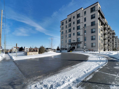 Furnished One Bedroom plus Den Condo for Lease in Barrie