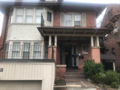 Large One Bdrm with Deck in Summerhill near subway
