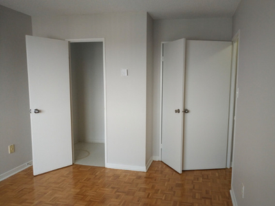 Master bedroom for rent / Mississauga near Square One