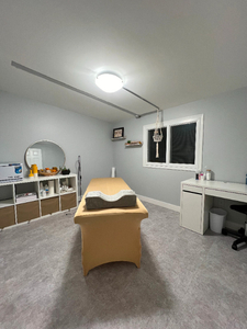Office room available for Esthetician, massage or other proff