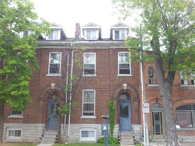 ONE BEDROOM, DOWNTOWN KINGSTON APARTMENT - 106-3 Clergy St.