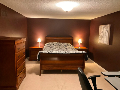Room w Private Washroom for rent in Pickering