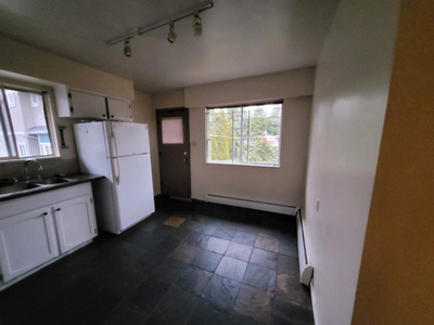 Spacious 2BR+Large Den for Rent $2375 (N. Burnaby)