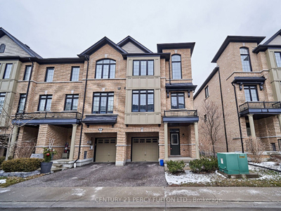 This One's A 3 Bdrm 3 Bth Located At Harwood And Taunton