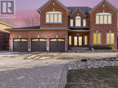 942 COMFORT LANE Newmarket, Ontario