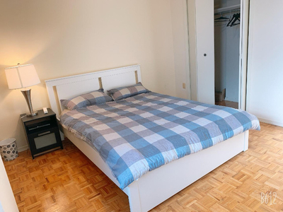 Bright bedroom near airport, female only, June 26th