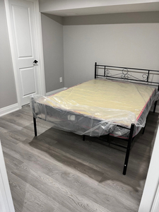 DT Toronto basement Room ready move in with private bathroom