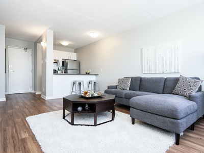 Winnipeg Apartment For Rent | Broadway - Assiniboine | Fort Garry Tower