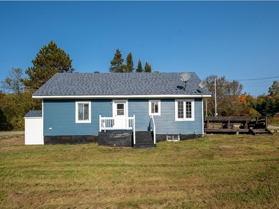 House for sale, 695 Mtée des Pommiers, Lac-des-Écorces, QC J0W1H0, CA, in Lac-Saguay, Canada