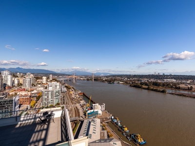 1912 908 QUAYSIDE DRIVE New Westminster