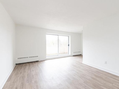 3 Bedroom Apartment Unit Waterloo ON For Rent At 2645