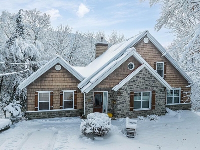 Luxury 3 bedroom Detached House for sale in Shefford, Quebec